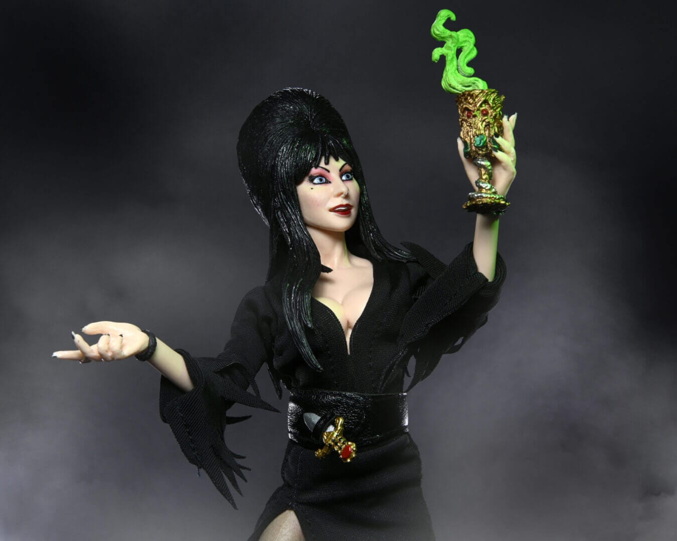 Elvira, Mistress of the Dark 8