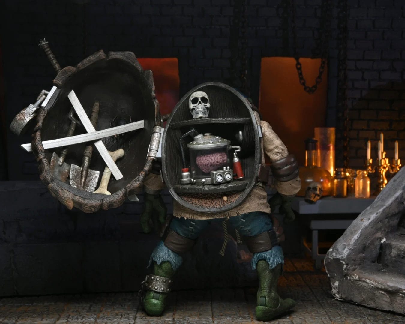 Universal Monsters x Teenage Mutant Ninja Turtles Ultimate Leonardo as The Hunchback Action Figure - Image 5