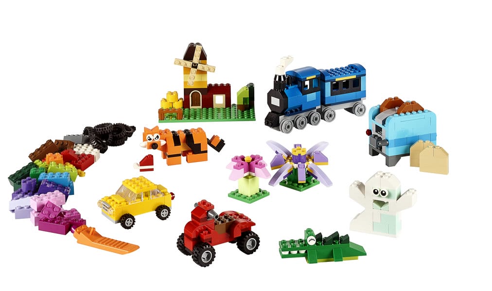 LEGO Classic Medium Creative Brick Box 10696 - Image 3