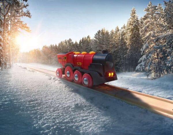 Brio World: Mighty Red Action Locomotive Train - Image 5