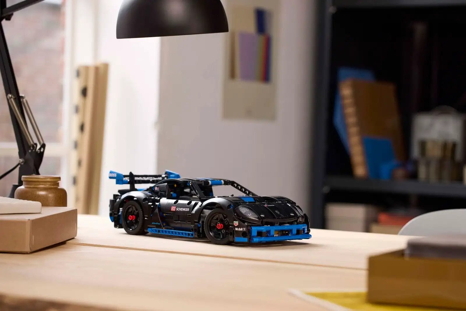 Lego: Technic- Porsche GT4 e-Performance 42176 - Image 3